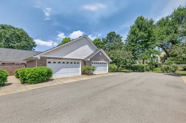 Property Slideshow image 3 of 38 | 816 lock 4 rd 103, Gallatin, TN, 37066