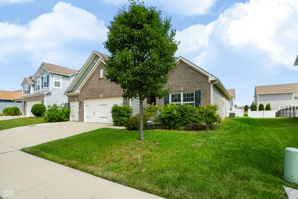 Property Slideshow image 3 of 49 | 8810 rowling way, Indianapolis, IN, 46239