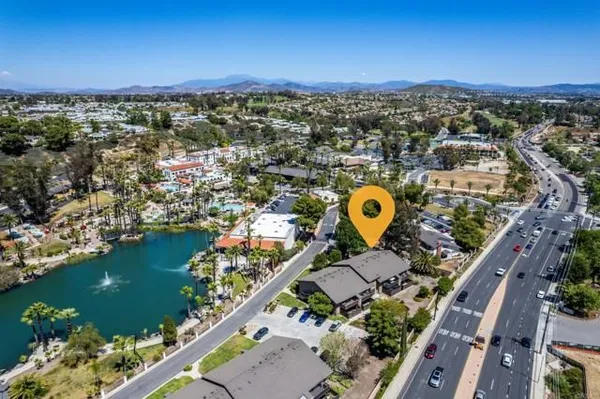 Property Slideshow image 2 of 22 | 28661 via las flores 306, Murrieta, CA, 92563