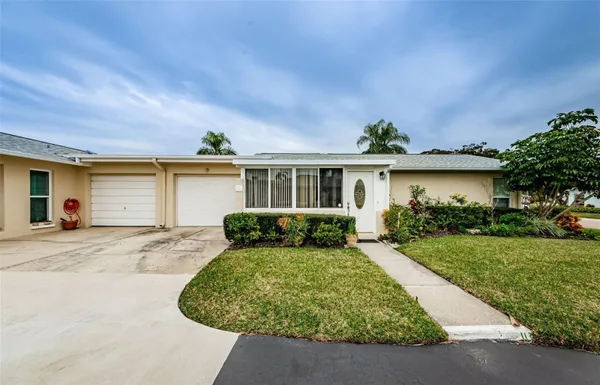 Property Slideshow image 2 of 45 | 2739 sherbrooke ln b, Palm Harbor, FL, 34684