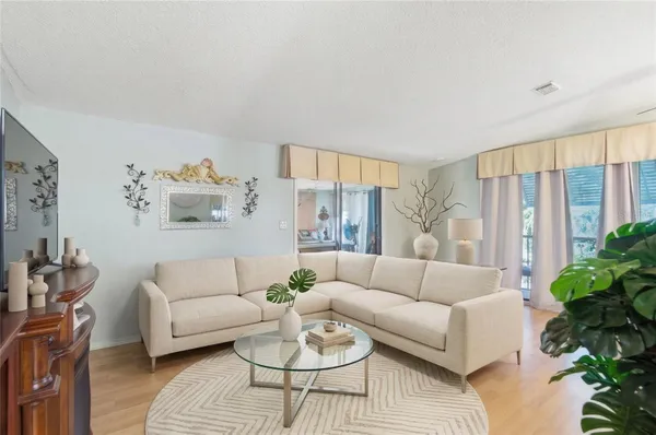 Property Slideshow image 2 of 20 | 1537 doral cir, Lady Lake, FL, 32159