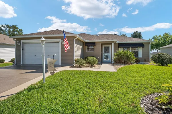 Property Slideshow image 3 of 44 | 1565 lakewood dr, The Villages, FL, 32162