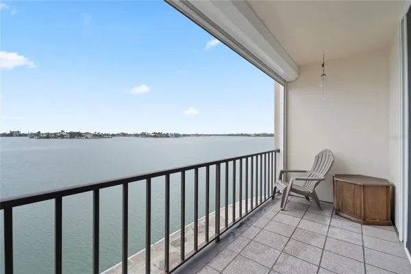 Property Slideshow image 3 of 31 | 7910 sun island dr 302, South Pasadena, FL, 33707