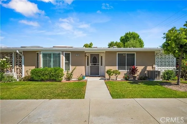 Property Slideshow image 2 of 59 | 1560 homewood rd 114b, Seal Beach, CA, 90740