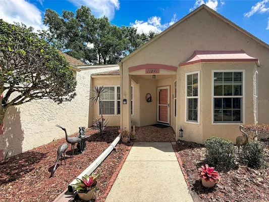 Property Slideshow image 2 of 84 | 11241 versailles ln, Port Richey, FL, 34668