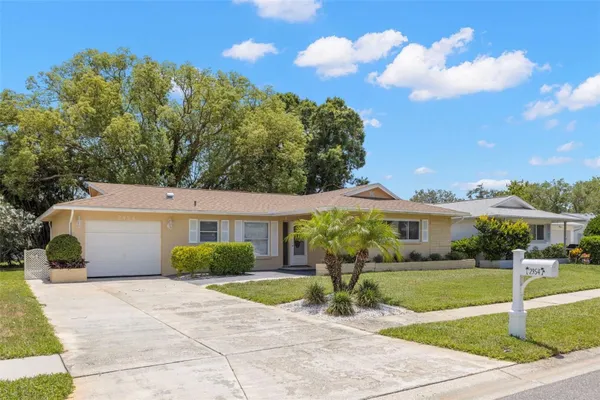 Property Slideshow image 3 of 39 | 2954 curling ct, Palm Harbor, FL, 34684