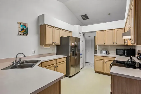 Property Slideshow image 2 of 77 | 25111 bonnie blue ct, Leesburg, FL, 34748