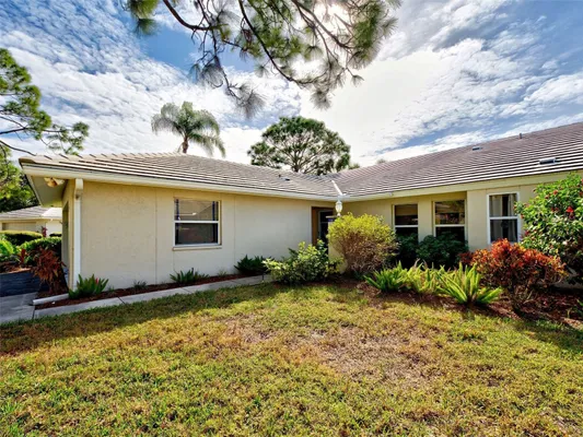 Property Slideshow image 3 of 47 | 166 southampton pl 348, Venice, FL, 34293