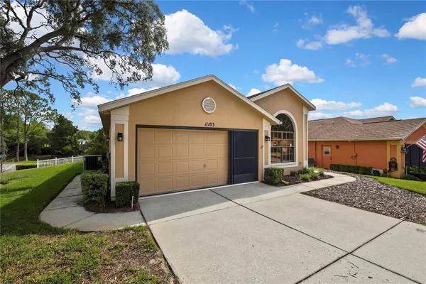 Property Slideshow image 3 of 65 | 11103 cherrywood ct, Spring Hill, FL, 34609
