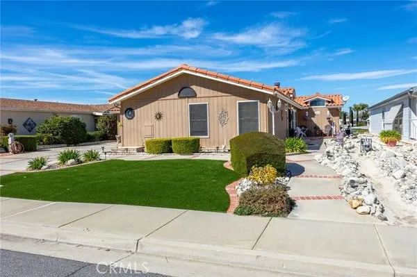 Property Slideshow image 3 of 45 | 2892 peach tree st, Hemet, CA, 92545