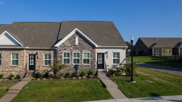 Property Slideshow image 2 of 47 | 1518 cedarbrooke ln, Lebanon, TN, 37090