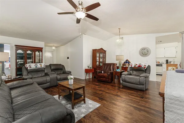 Property Slideshow image 3 of 36 | 1836 prairie dunes cir, Lakeland, FL, 33810