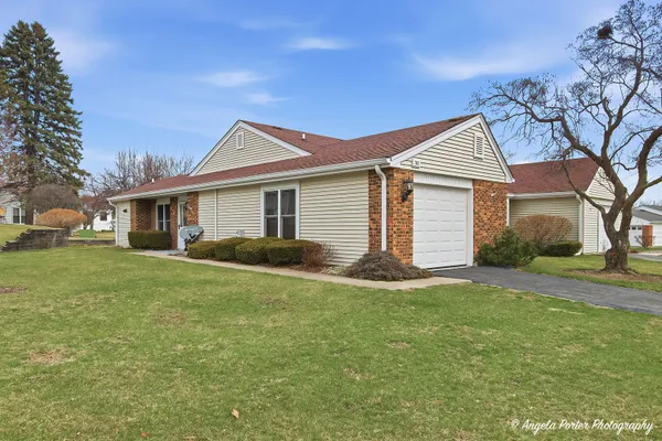 Property Slideshow image 2 of 5 | 7112 nassau ct, Fox Lake, IL, 60020