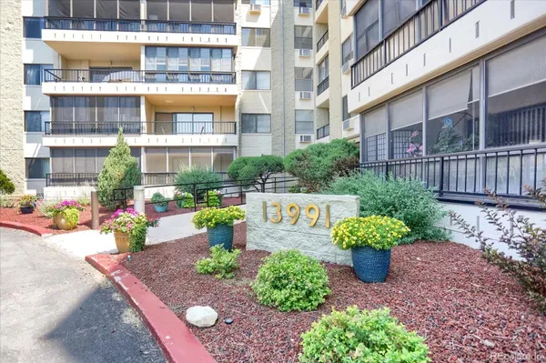 Property Slideshow image 2 of 30 | 13991 e marina dr apt 303, Aurora, CO, 80014