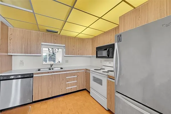 Property Slideshow image 3 of 40 | 3203 portofino pt m4, Coconut Creek, FL, 33066