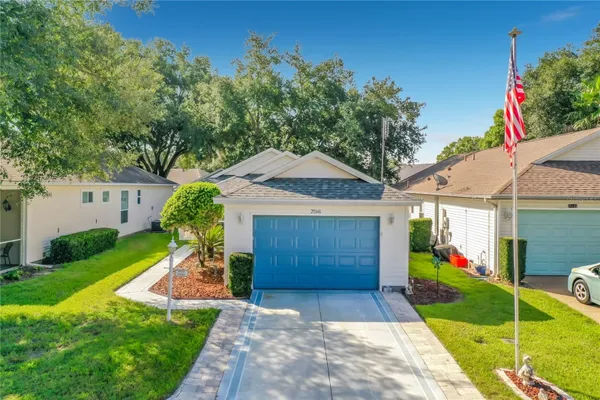 Property Slideshow image 2 of 42 | 25146 cranes roost cir, Leesburg, FL, 34748