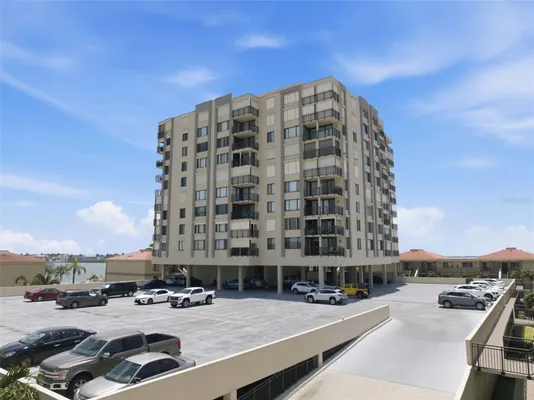 Property Slideshow image 2 of 45 | 6372 palma del mar blvd 606, St Petersburg, FL, 33715