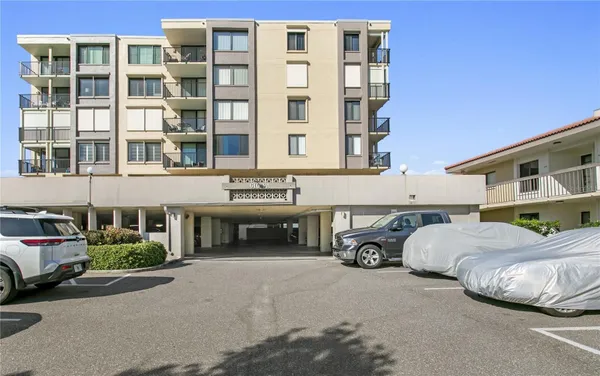 Property Slideshow image 2 of 53 | 6104 palma del mar blvd 210, St Petersburg, FL, 33715