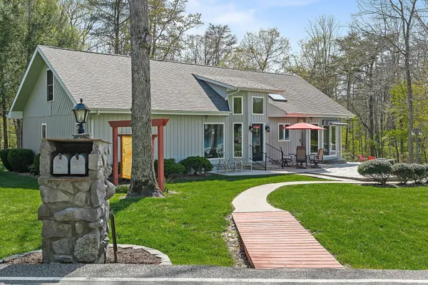 Property Slideshow image 3 of 48 | 304 saint george dr, Crossville, TN, 38558