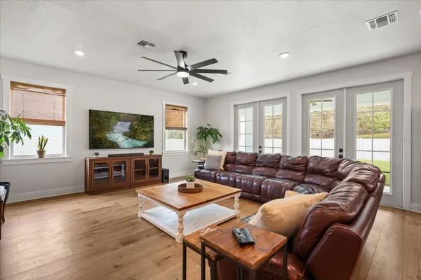 Property Slideshow image 2 of 53 | 21709 hidden creek ln, Mount Dora, FL, 32757