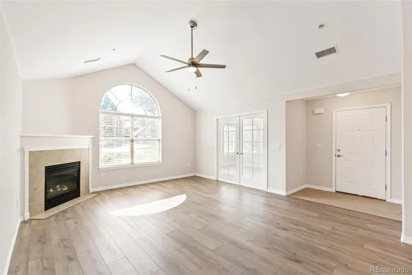 Property Slideshow image 3 of 28 | 1996 s espana ct b, Aurora, CO, 80013
