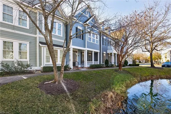 Property Slideshow image 3 of 35 | 1008 cranberry dr # 88, Chesapeake, VA, 23320