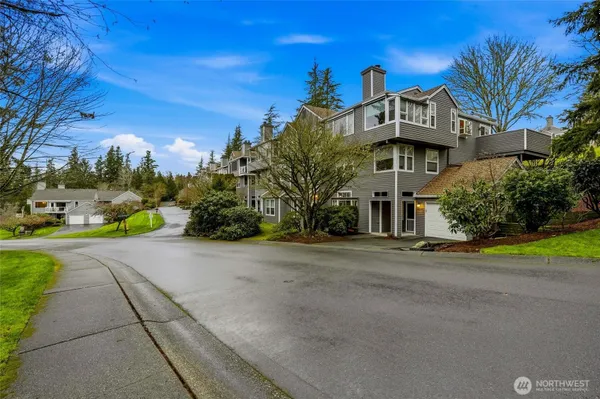 Property Slideshow image 2 of 29 | 4254 221st pl se # 1088, Issaquah, WA, 98029
