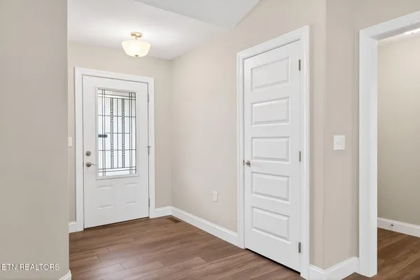 Property Slideshow image 3 of 47 | 513 lakeview dr, Crossville, TN, 38558