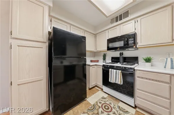 Property Slideshow image 3 of 20 | 3425 e russell rd 134, Las Vegas, NV, 89120