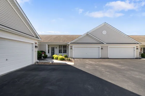 Property Slideshow image 2 of 21 | 13597 hemlock rd, Huntley, IL, 60142