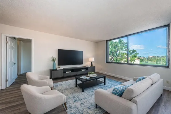 Property Slideshow image 2 of 58 | 6158 palma del mar blvd s apt 306, St Petersburg, FL, 33715