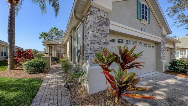 Property Slideshow image 2 of 54 | 6922 mystic ln, Sarasota, FL, 34243