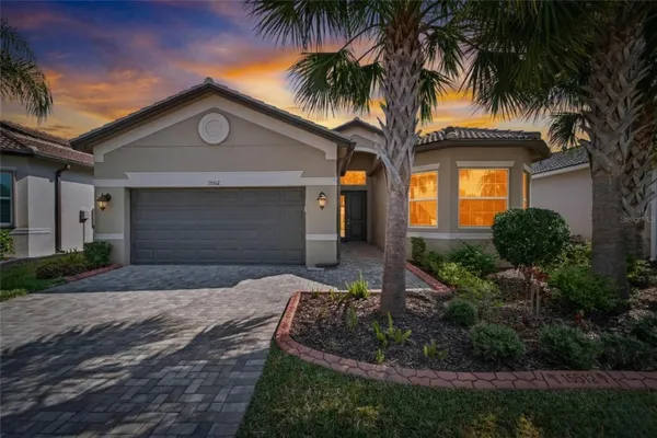 Property Slideshow image 3 of 79 | 15512 corona del mar dr, Wimauma, FL, 33598