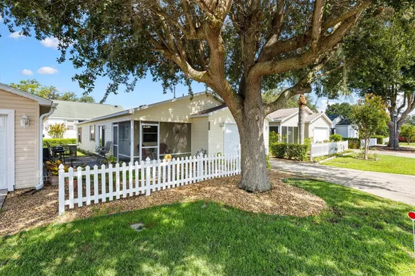 Property Slideshow image 3 of 31 | 16938 se 94th sunnybrook cir, The Villages, FL, 32162