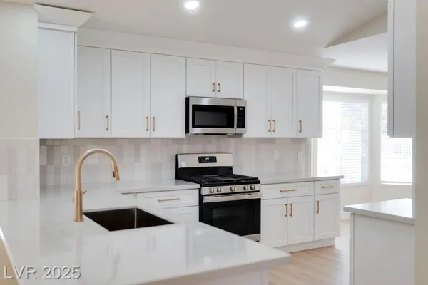 Property Slideshow image 2 of 31 | 8513 festival dr, Las Vegas, NV, 89134