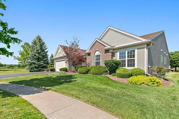 Property Slideshow image 3 of 35 | 11460 windsor dr, Huntley, IL, 60142
