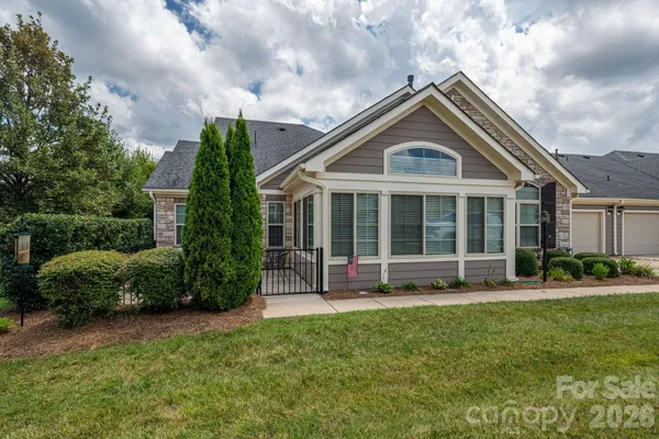 Property Slideshow image 2 of 43 | 2360 villa oaks ct, Gastonia, NC, 28054