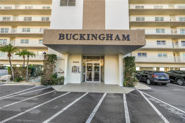 Property Slideshow image 3 of 20 | 6060 shore blvd 106, Gulfport, FL, 33707