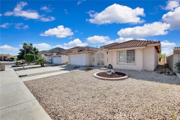 Property Slideshow image 3 of 35 | 1923 tamarack ln, Hemet, CA, 92545
