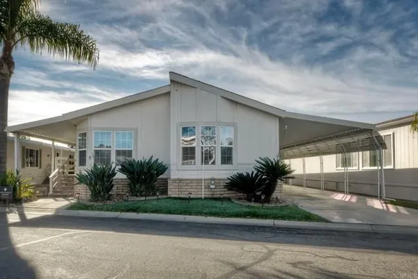 Property Slideshow image 2 of 34 | 5307 don ricardo dr, Carlsbad, CA, 92010