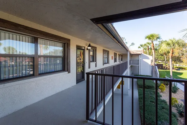 Property Slideshow image 2 of 41 | 5630 golf pointe dr 206, Sarasota, FL, 34243