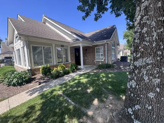Property Slideshow image 2 of 42 | 825 s browns ln 301, Gallatin, TN, 37066