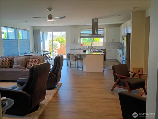 Property Slideshow image 3 of 33 | 17913 150th st, Bonney Lake, WA, 98391