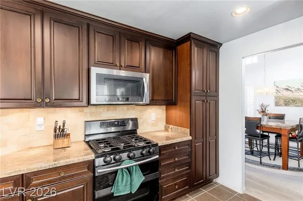 Property Slideshow image 3 of 36 | 5300 oakbury ct, Las Vegas, NV, 89130