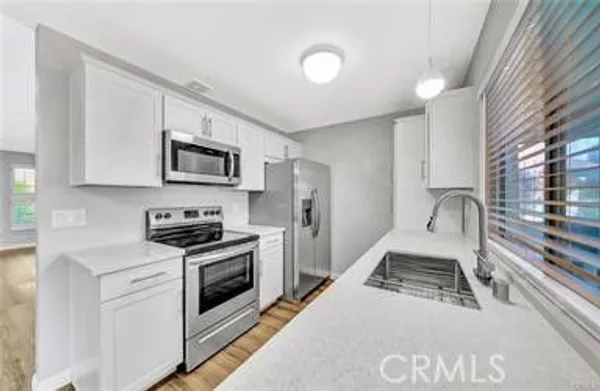 Property Slideshow image 2 of 15 | 19816 spanish oak dr, Newhall, CA, 91321