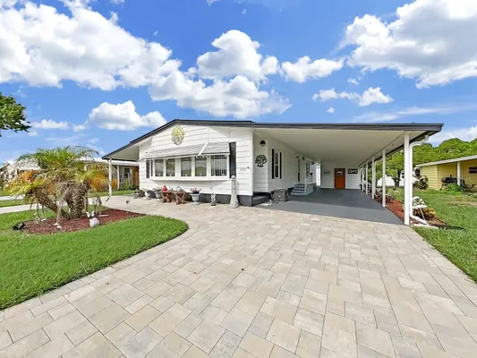 Property Slideshow image 3 of 47 | 5022 foxwood blvd, Lakeland, FL, 33810
