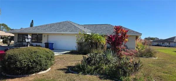 Property Slideshow image 2 of 27 | 1915 w del webb blvd, Sun City Center, FL, 33573