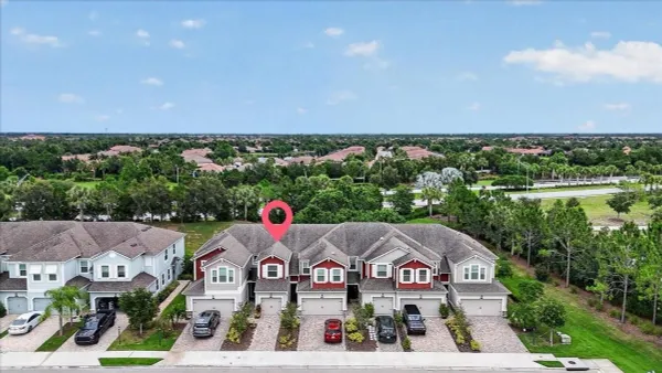 Property Slideshow image 3 of 45 | 5057 skyview ln, Bradenton, FL, 34211