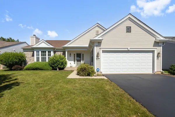 Property Slideshow image 2 of 37 | 12235 daphne dr, Huntley, IL, 60142