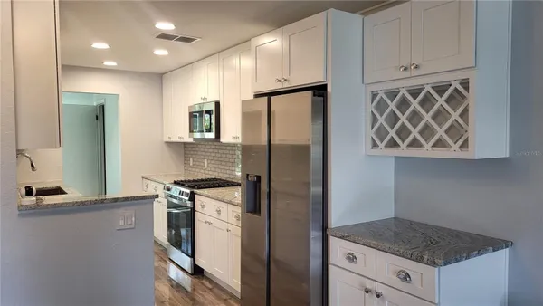 Property Slideshow image 3 of 18 | 5725 80th st n unit 314, St Petersburg, FL, 33709